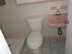 4930 Victoria Dr in Cape Coral, FL - Building Photo - Building Photo