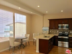 25164 Malibu Rd in Malibu, CA - Building Photo - Building Photo