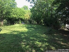 2118 Wilson, Unit 1WIlson Blvd #1 in San Antonio, TX - Building Photo - Building Photo