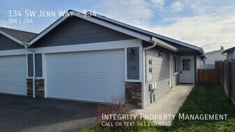 134 SW Jenn Way in Grants Pass, OR - Building Photo