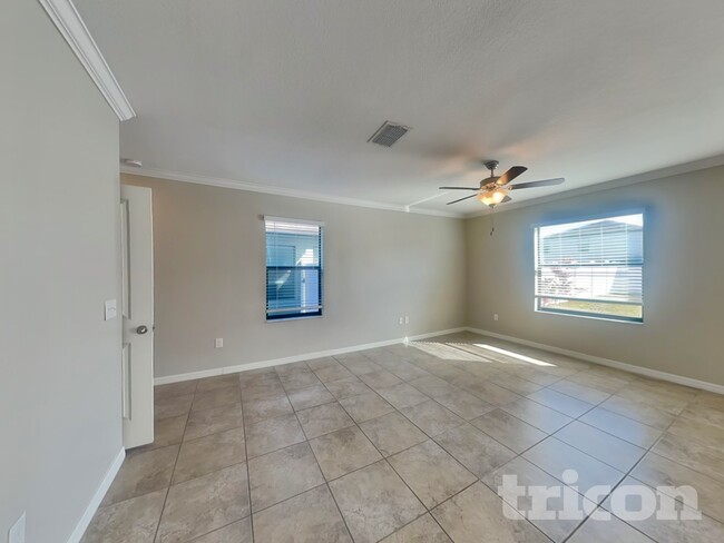 14812 Crescent Rock Dr in Wimauma, FL - Foto de edificio - Building Photo