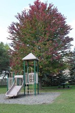 Sugar Creek Apartments in Caro, MI - Foto de edificio - Building Photo