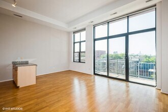 3631 N Halsted St in Chicago, IL - Building Photo - Building Photo