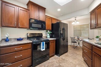 16641 N 103rd Ave in Sun City, AZ - Building Photo - Building Photo