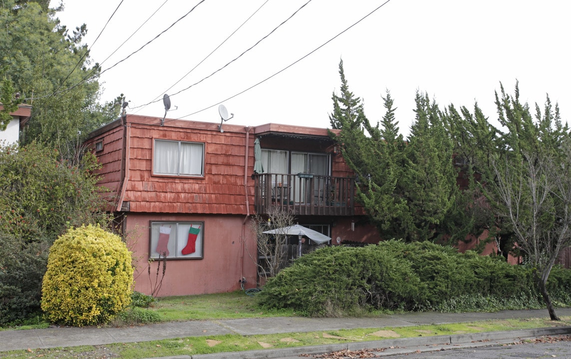 508 Kentucky St in Petaluma, CA - Building Photo