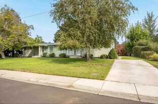 2112 Trippe St in Richland, WA - Building Photo