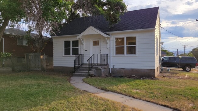 property at 199 N Pinehurst Ave