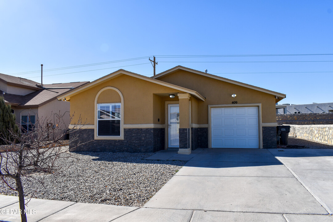 409 Duskwood St in El Paso, TX - Foto de edificio