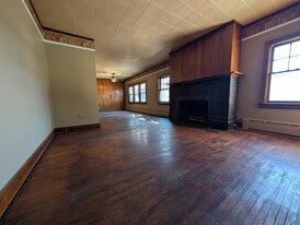 121 W Comanche Ave in Shabbona, IL - Building Photo