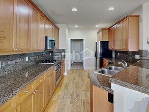 21507 E Smoky Hill Rd in Centennial, CO - Foto de edificio - Building Photo