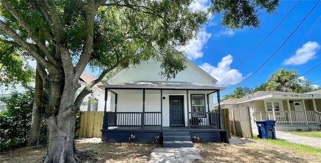 property at 1106 W La Salle St
