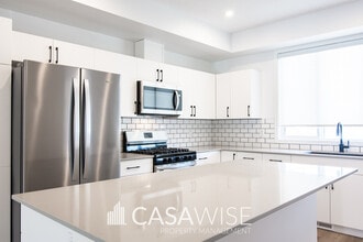 9478 Colak Ln SW in Edmonton, AB - Building Photo - Building Photo