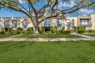 307 W Mistletoe in San Antonio, TX - Building Photo - Primary Photo