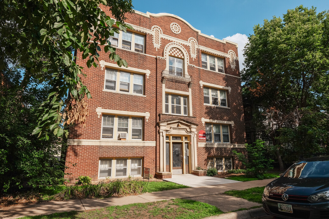 Colfax Villas in Minneapolis, MN - Building Photo