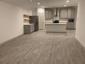 2824 Gunnersbury Dr in Houston, TX - Building Photo - Building Photo