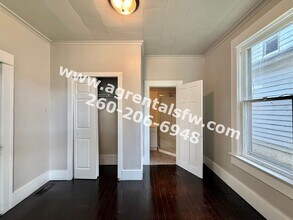 418 Greenwood Ave in Fort Wayne, IN - Building Photo - Building Photo