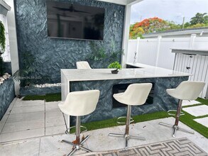 5911 Hope St in Hollywood, FL - Building Photo - Building Photo