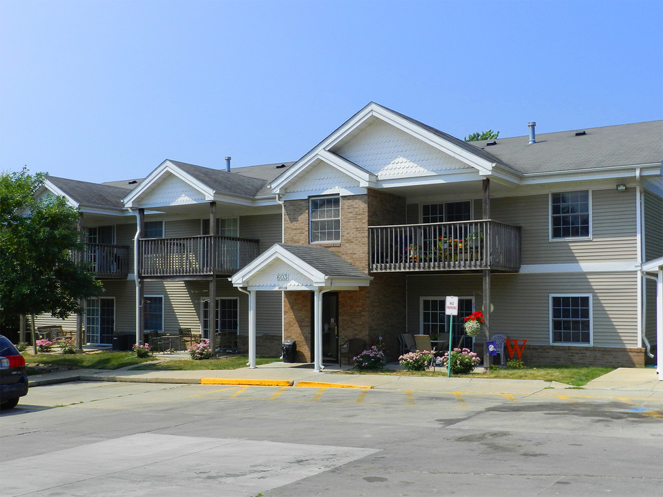 Woodridge Apartments in Washington, IA - Foto de edificio