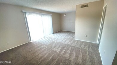 5902 W Golden Ln in Glendale, AZ - Building Photo - Building Photo