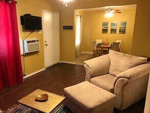 2403 N Elmendorf St, Unit Lake Life Lodge in San Antonio, TX - Building Photo - Building Photo