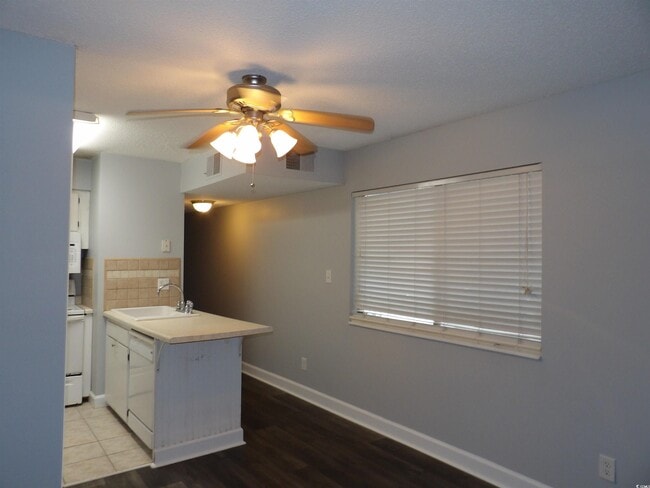 10172 Beach Dr SW in Calabash, NC - Building Photo - Building Photo
