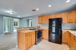 1909 Guy Wetzel St in Port Orchard, WA - Building Photo