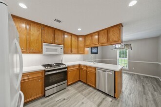 18823 Cypress Church Rd in Cypress, TX - Foto de edificio - Building Photo