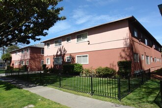3241-3249 Cadillac Dr in San Jose, CA - Foto de edificio - Building Photo