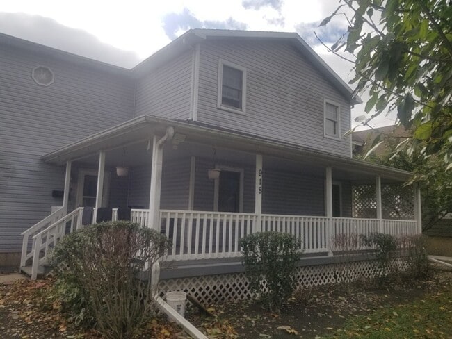 property at 918 6th St