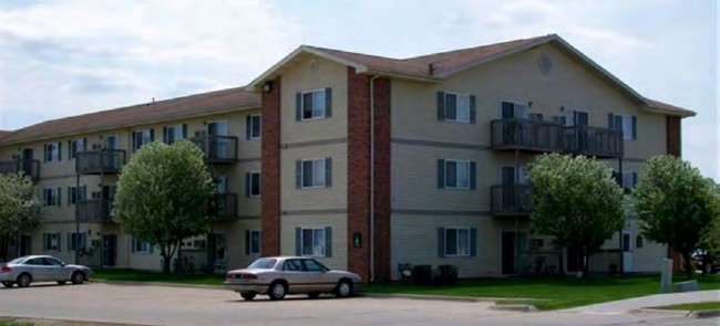 Rolling Meadows Apartments in Waverly, IA - Foto de edificio - Building Photo