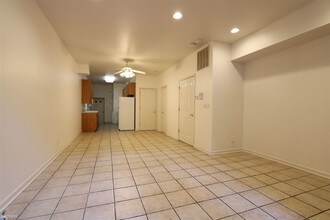 1327 W Fillmore St-Unit -Apt 1F in Chicago, IL - Building Photo - Building Photo