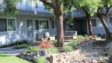 The Midfield Apartments in Palo Alto, CA - Building Photo - Building Photo