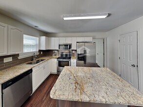 9634 Brookmere Ln in Charlotte, NC - Building Photo - Building Photo