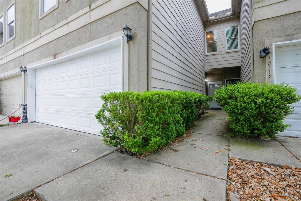 12115 Dashwood Dr in Houston, TX - Foto de edificio