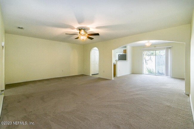10550 Autumn Trace Rd in Jacksonville, FL - Foto de edificio - Building Photo