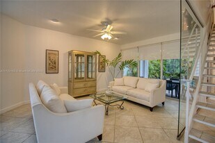 2200 Lincoln Ave in Miami, FL - Building Photo