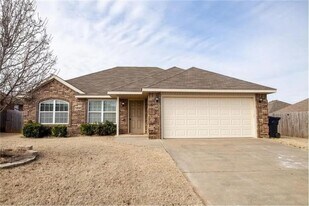 13645 Bradbury Ln in Piedmont, OK - Building Photo