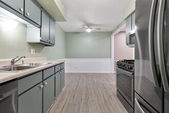 817 Wellington Ave in Elk Grove Village, IL - Building Photo - Building Photo