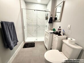 40 B St, Unit 2F in Boston, MA - Building Photo - Building Photo