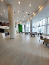 1000 W Island Blvd, Unit 2002 in Aventura, FL - Building Photo - Building Photo