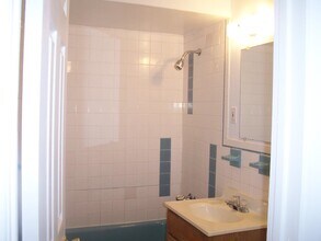 21 Pavilion Rd in Suffern, NY - Building Photo - Building Photo