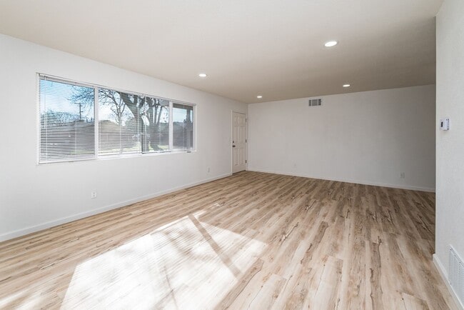property at 1626 Goldenwood Dr