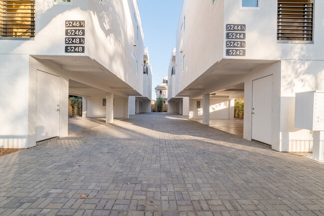 5248 1/2 Cleon Ave in Los Angeles, CA - Building Photo - Building Photo