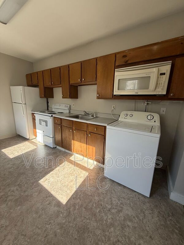 24 W Main St in Cambridge, NY - Building Photo - Building Photo