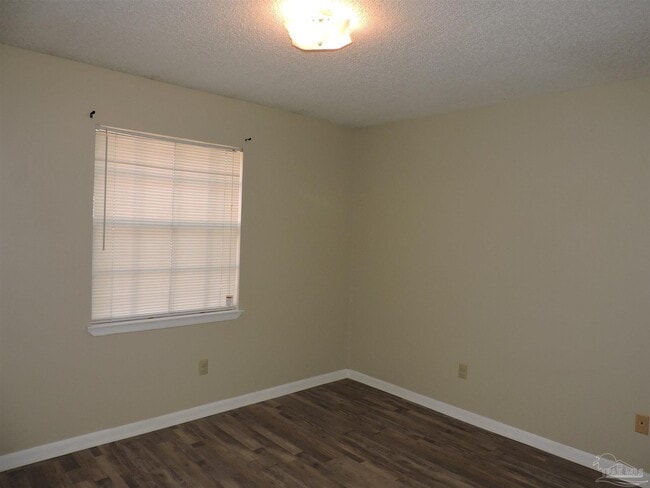 5099 Yacht Harbor Cir in Pensacola, FL - Building Photo - Building Photo