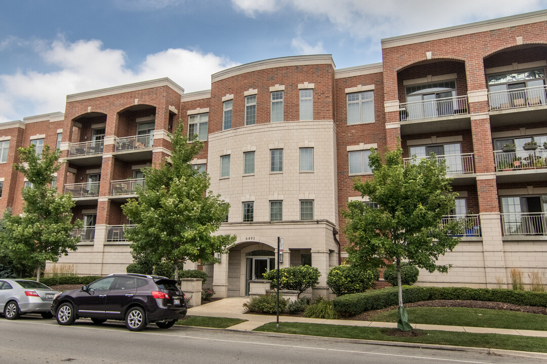 6493 N Northwest Hwy in Chicago, IL - Foto de edificio