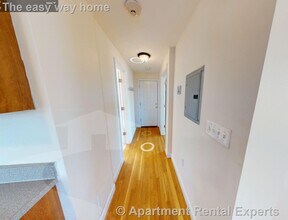 1056 Cambridge St in Cambridge, MA - Foto de edificio - Building Photo