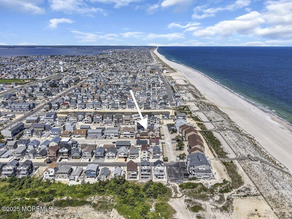 2 Holiday Rd in Seaside Heights, NJ - Building Photo