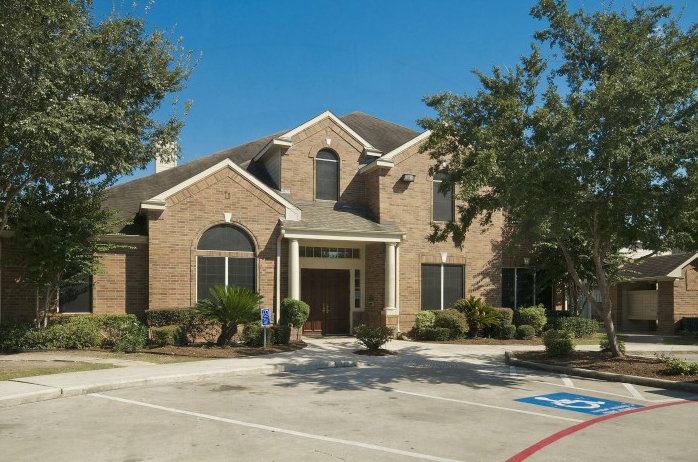 Vickery Parc Apartments in Houston, TX - Building Photo