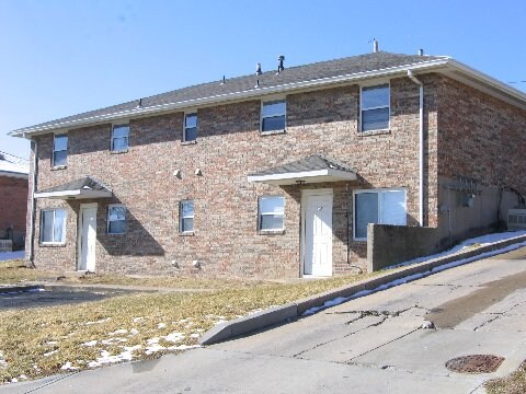 4870-4876 NW Homestead Ter in Riverside, MO - Building Photo - Building Photo